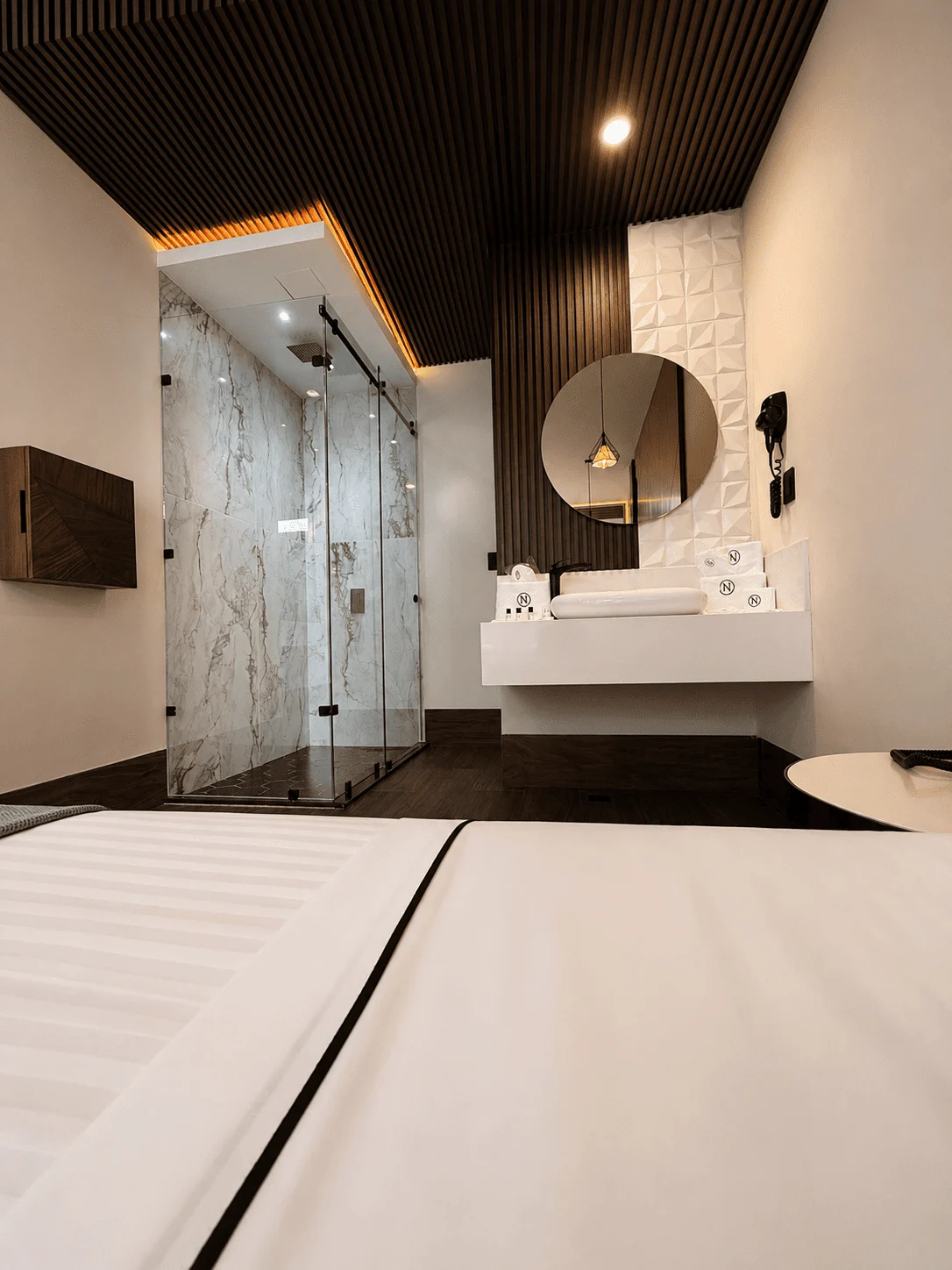 Suite Mini Pool — interior